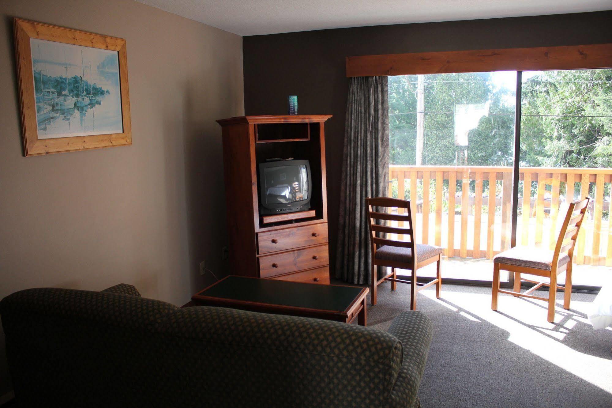 The Bamfield Motel Salmon Beach Eksteriør bilde